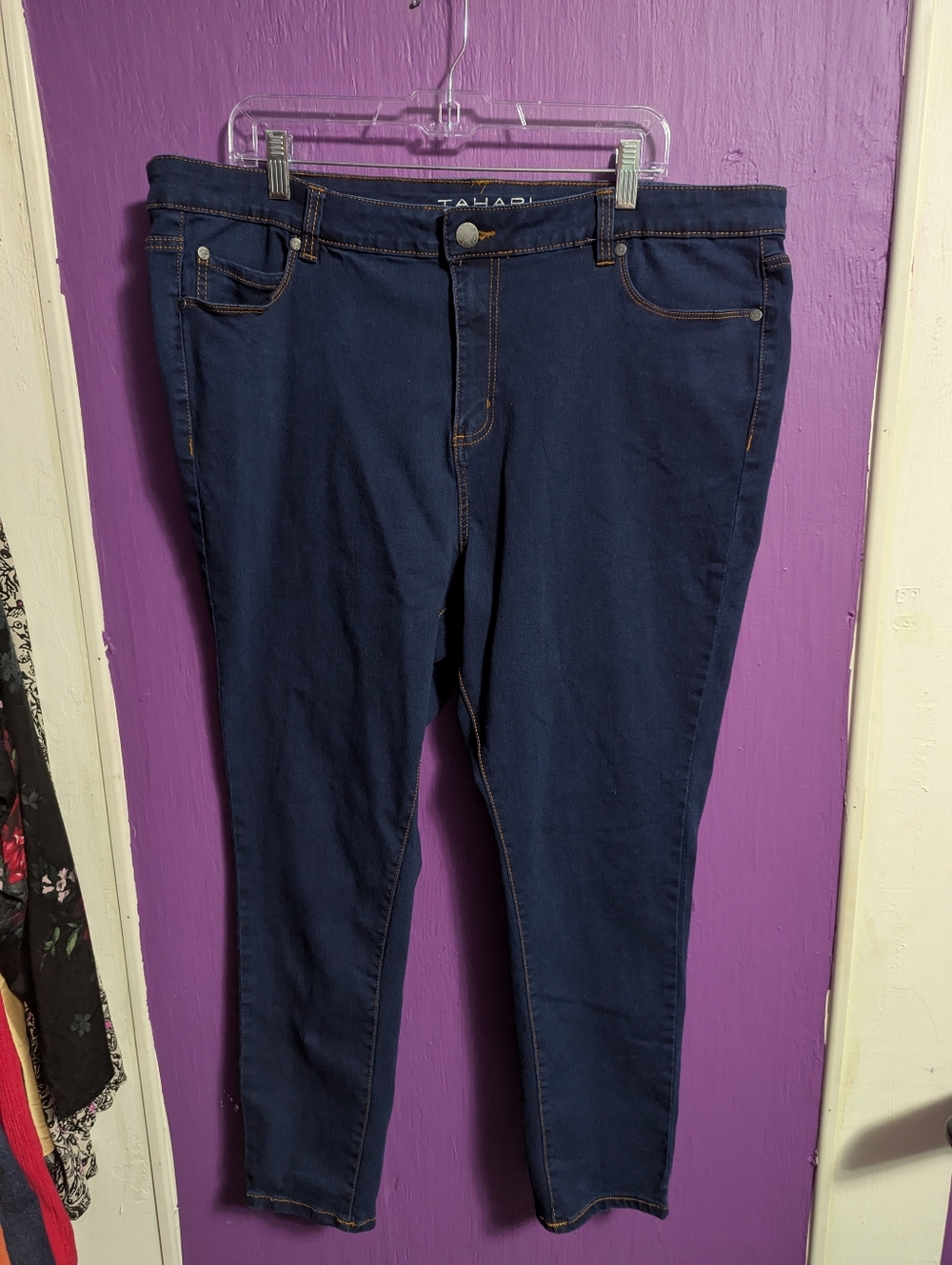 42. Tahari Dark Wash Skinny Jeans 24 3X